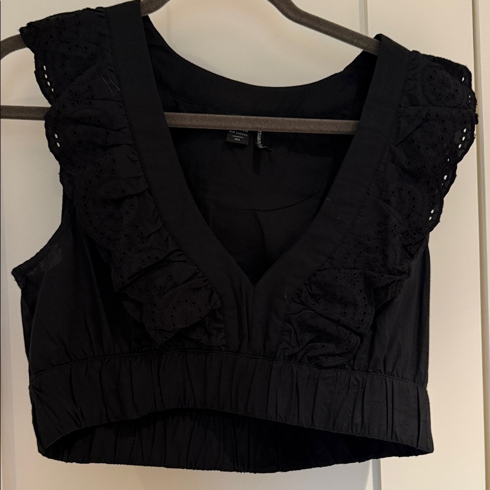 Unworn Black Ruffled Women's crop Top